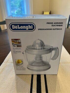 DeLonghi KS500 Electric Citrus Juicer W/ Pulp Filter 4 Cups